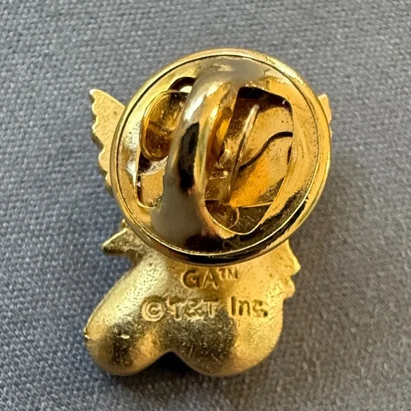 Golden Guardian Angel Wing Brooch with Crystals - Picture 2 of 3